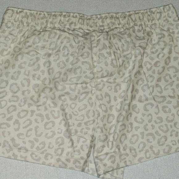 NWT Old Navy Flannel Pajama Shorts Boxer Sleep Lounge Snow Leopard Women Medium - Picture 4 of 5